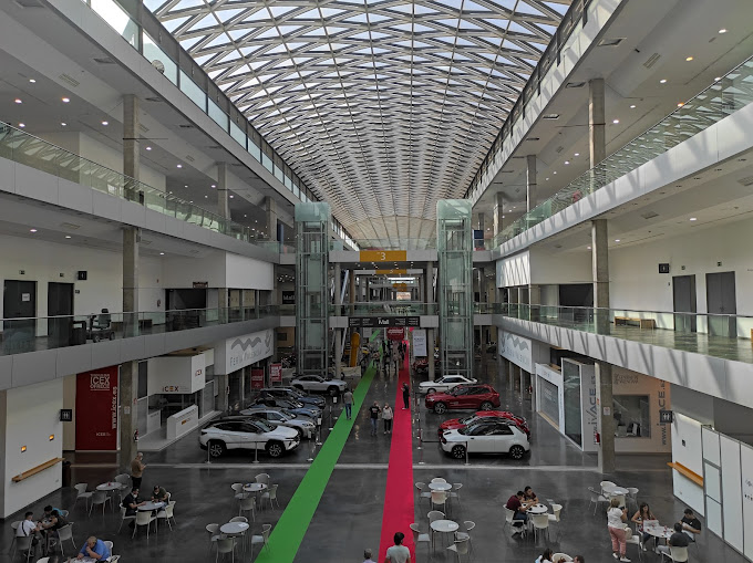 18. Job Fair (نمایشگاه کار)